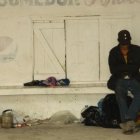 Comerciantes denuncian que personas en situación de calle ocupan los módulos de venta de comida y los dejan a veces sucios.