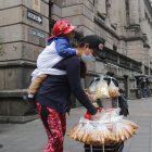 Los trabajadores informales laboraron este 13 de junio de 2022 pese a las protestas.