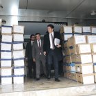 El ministro de Gobierno, Francisco Jiménez, llego con las cajas de documentos.