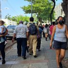 Los padres de familia llevan a sus hijos al colegio y los van a ver a la salida para evitar que sean víctimas del hampa.