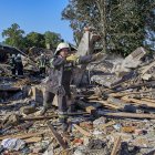 Estamos viendo una cantidad desproporcionada de abusos de los rusos en comparación con las fuerzas ucranianas, pero cualquier esfuerzo internacional de rendición de cuentas debe centrarse en ambos bandos", afirmó en rueda de prensa la embajadora estadounidense para la Justicia Penal Global, Beth Van Schaack.