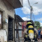 Los bomberos se encargaron de aplacar el fuego