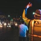 Se desconoce por cuánto tiempo permanecerán allí las volquetas que cierran el paso