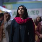 Aparece Iman Vellani como Kamala Khan, durante una escena de "Ms. Marvel", la nueva serie recién estrenada en Disney