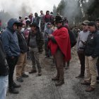 Leonidas Iza junto a otros manifestantes durante una jornada del paro de junio de 2022.
