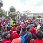 Los manifestantes indígenas llegaron hasta AMBATO a pie y en grupos motorizados que recorrían las calles hasta en Contravía.