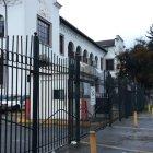 Normalidad. Este lunes, la Casa de la Cultura amaneció sin la presencia policial en su interior.