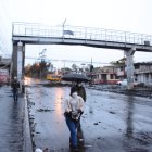 En la avenida Maldonado, los moradores abrieron un espacio para que puedan circular los vehículos con normalidad.