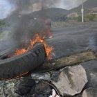 Varios colaboraron moviendo la tierra incluso con las manos a falta de palas. Sin embargo, la apertura no duró mucho.