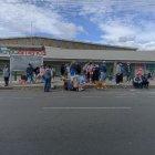 Los manifestantes indígenas se tomaron los mercados y cerraron las principales vías de ingreso a la capital de Tungurahua.