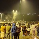 Manifestantes y militares se enfrentaron ayer en Guayllabamba.