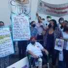 Los gremios de pacientes han realizado reiterados reclamos de medicinas para sus controles y tratamientos médicos en los hospitales del IESS