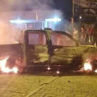 Los comuneros quemaron un patrullero en respuesta al supuesto asesinato de un miembro de la comunidad