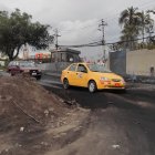 Varias vías han sido despejadas por trabajadores municipales, pero los manifestantes las vuelven a bloquear