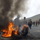 Protestas. Los manifestantes se agolpan a las calles para obstruir las vías e imposibilitar el paso de personas y vehículos.