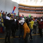 Llegada. Manifestantes indígenas pudieron ingresar a las instalaciones del Agora de la Casa de la Cultura.