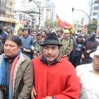 Marcha. La víspera, movilizó a sus bases para sembrar el terror en Puyo. Ahora, marcha junto al presidente de la Conaie.