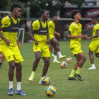 Barcelona sigue con sus prácticas, pero no jugará este domingo frente a El Nacional.