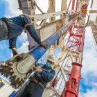 Las movilizaciones han obligado a apagar los pozos petroleros.