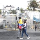 En los alrededores del parque El Arbolito de a poco comenzaron reunirse los manifestantes pasada a las 11:00.