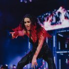 Pegada totalmente a un sonido popero, Lali no dejó pasar la oportunidad de refrescar el concierto y hacer bailar al público.
