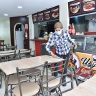 Preocupación. Por los hechos de violencia que se dieron por 18 días, las personas evitaron salir y eso afectó a los restaurantes en Quito.