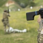 Combatientes del Ejército Azov en las afueras de Járkov (Ucrania)