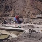La poderosa minería chilena, la principal industria del país, ha destruido durante décadas glaciares, contaminado agua con metales pesados o inundado de tóxicos el aire en las denominadas "zonas de sacrificio", una cruda realidad que podría cambiar pronto con la nueva Constitución. TVEFE