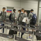 Los jugadores de Emelec en el momento de su arribo a suelo brasileño.