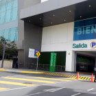 El hecho habría ocurrido en las gradas eléctricas de un centro comercial de Carapungo.