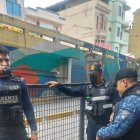 Hecho. Policías metropolitanos detuvieron a los sujetos.