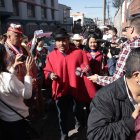 Leonidas Iza y demás representantes indígenas llegaron para instalar las mesas de diálogo con el Gobierno.