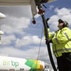 Ecuador declara desierto concurso para importación de gasolina de aviación.