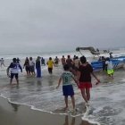 Unión. Toda la población se unió para orar por el regreso de los artesanos, quienes llegaron asustados, pero felices de regresar con vida.