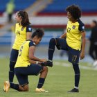 Las jugadoras de la Tricolor femenina y el especial festejo con Joselyn Espinales tras marcar un golazo en la victoria ante la selección boliviana.