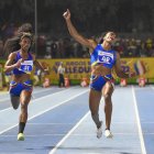 Anahí Suárez (i) fue plata bolivariana en los 100 m planos y bronce en los 200 m; mientras que Ángela Tenorio fue oro en los 100 m, pero en Estados Unidos solo estará en los relevos 4x100.