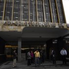 Entidad.- La fachada del edificio de la Superintendencia de Bancos en Quito.