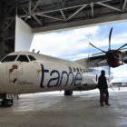 El Gobierno busca vender cinco aviones de Tame en liquidación. Uno ya se ha vendido.