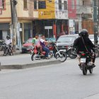 Disposición. El 8 de junio, la Agencia Nacional de Tránsito resolvió la prohibición de circular dos hombres en moto, en el país.