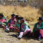 Mujeres son vistas el 7 de junio de 2022 en el departamento sur andino de Apurímac (Perú). EFE/Paula Bayarte