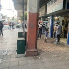 En las veredas de los edificios ubicados en las calles Rumichaca y Víctor Manuel Rendón, centro de Guayaquil hubo caída de material.