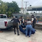 Rescate. La víctima fue llevada a la morgue mientras se la identifica.