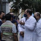 Directores municipales y médicos de la mésica tecnica de Salud que integran el COE cantonal de Guayaquil, preivo a la rueda de prensa de este martes 19 de julio de 2022.