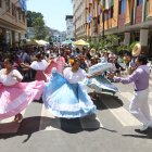 Grupos folclóricos se robaron el aplauso de los asistentes al Festival de la Calle Córdova.