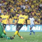 Barcelona se enfrenta a 9 de Octubre