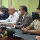 El vicepresidente Alfredo Borrero (centro) y otras autoridades durante la rueda de prensa del COE nacional de este martes 26 de julio de 2022