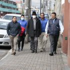 Leonidas Iza y otros miembros de la Conaie llegando a la Conferencia Episcopal Ecuatoriana.
