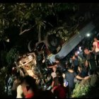 El automotor en el cual se movilizaban más de 80 pasajeros quedó volcado