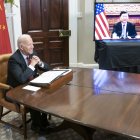 El presidente de los Estados Unidos, Joe Biden, habla en una reunión virtual con el presidente chino, Xi Jinping, en una fotografía de archivo