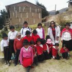 Como parte de su labor en Simiatug, Elizabeth Peña visitaba las escuelas de la parroquia y sus comunidades aledañas.